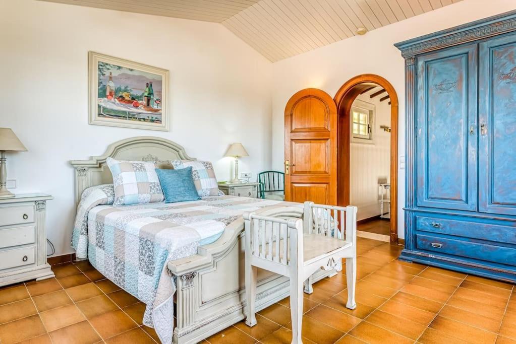 La Calma Espectacular Villa Con Jardin Y Piscina En Menorca サルガール エクステリア 写真